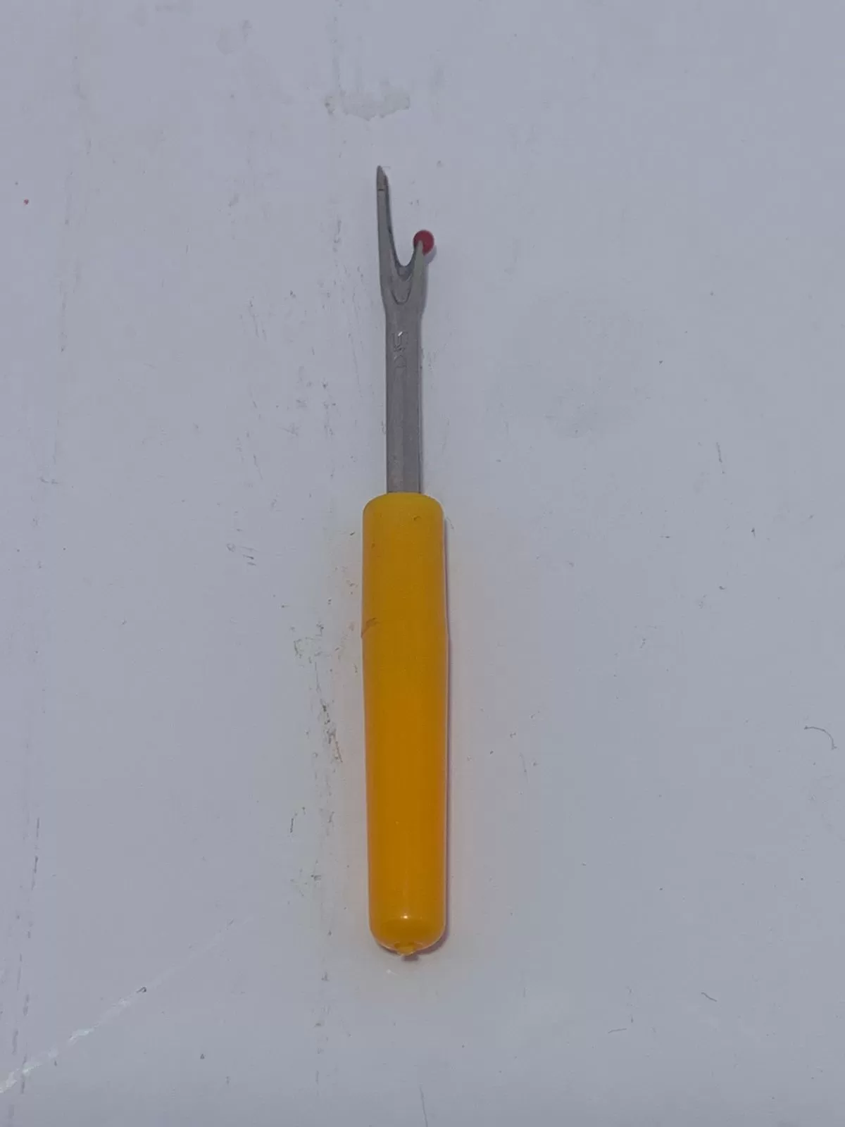 CROSS-STITCH CUTTER COVERED MICRO CUTTING TOOL YELLOW HANDLE